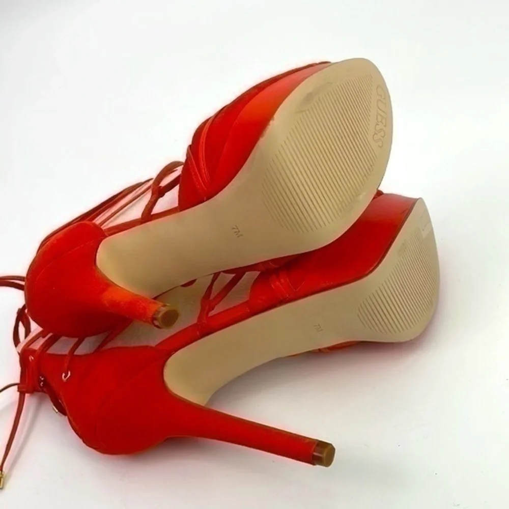New in box Guess orange suede and leather laced platform shoes size 7 “the raja”